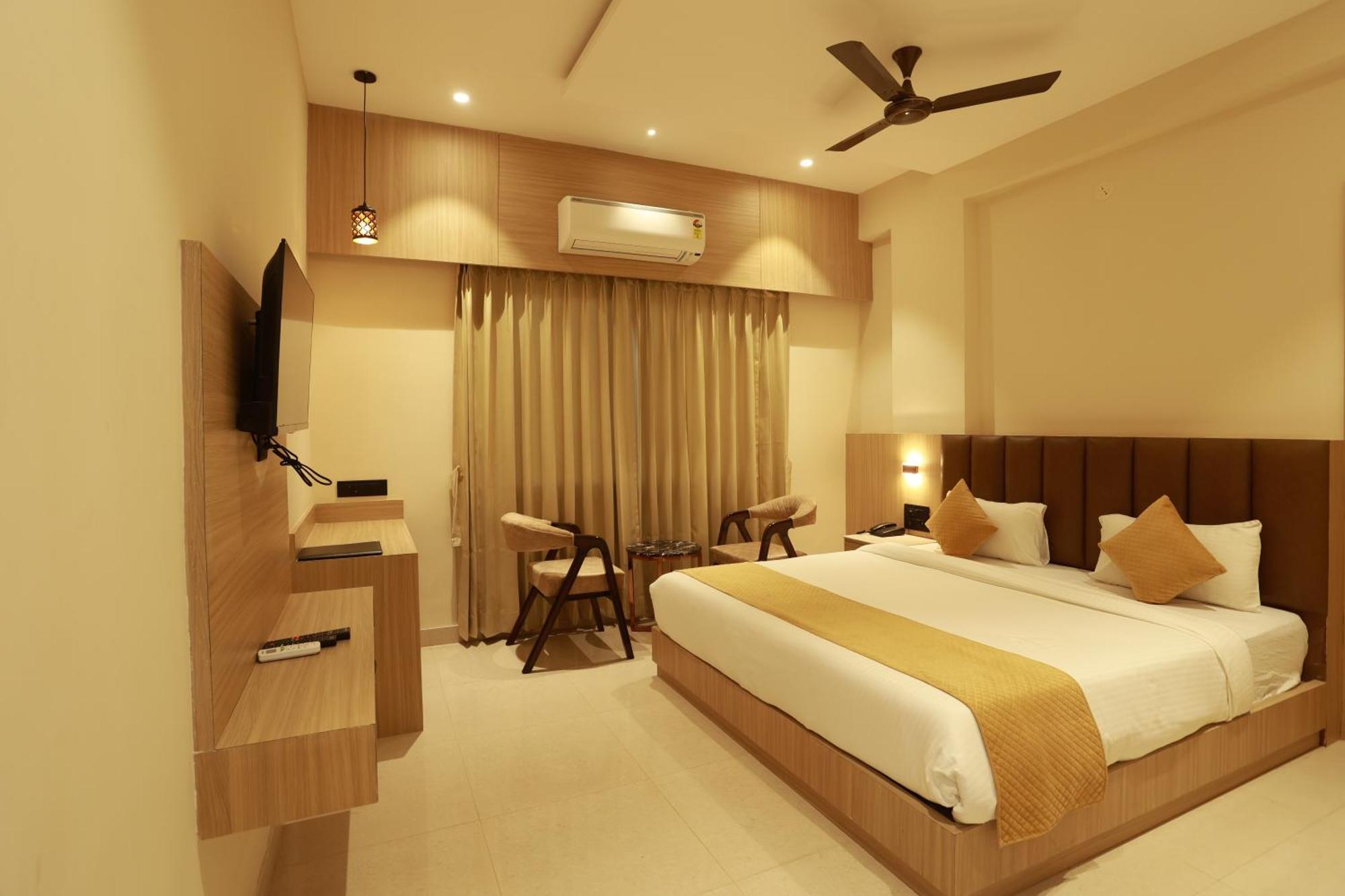 Hotel Taviral Regency Udaipur Esterno foto
